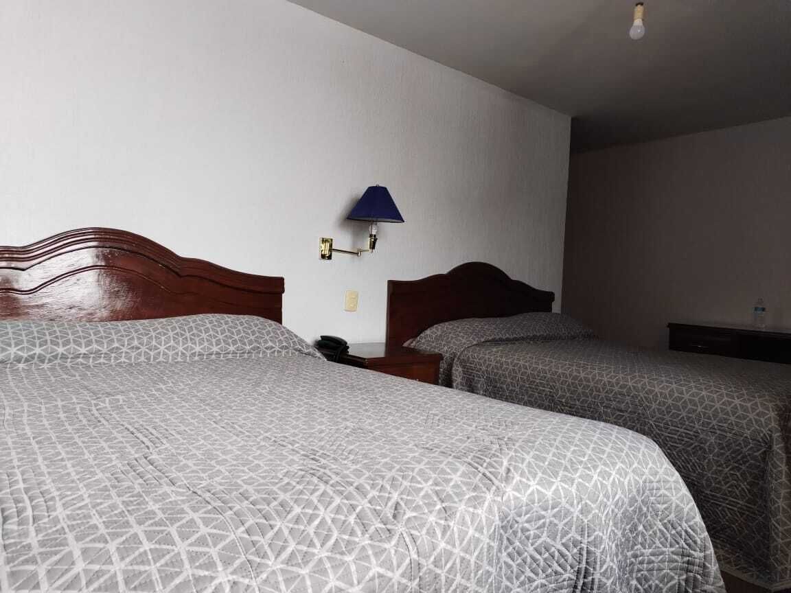 Habitación básica, vista a la ciudad